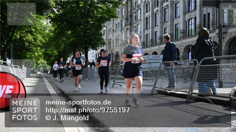 14.06.2026 - REWE Women's Run J. Mangold http://msf.ph/oto/9755197 14.06.2026 10:15:51 Ziel 10037, 10143, 10179, 10289, 11072, 11085 meine-sportfotos.de