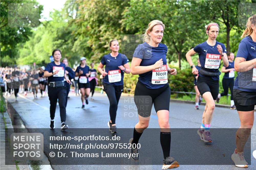 14.06.2026 - REWE Women's Run Dr. Thomas Lammeyer http://msf.ph/oto/9755200 14.06.2026 09:18:39 Laufen 10923, 52, 10377, 7 meine-sportfotos.de