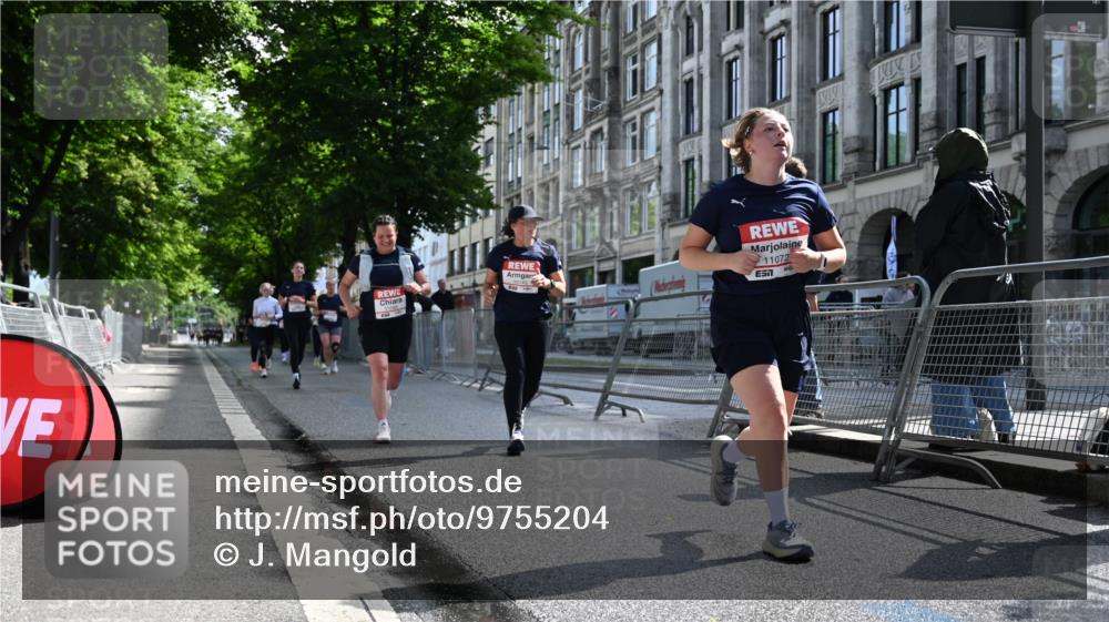 14.06.2026 - REWE Women's Run J. Mangold http://msf.ph/oto/9755204 14.06.2026 10:15:51 Ziel 10037, 10143, 10179, 10289, 11072, 11085 meine-sportfotos.de