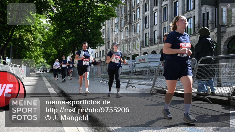 14.06.2026 - REWE Women's Run J. Mangold http://msf.ph/oto/9755206 14.06.2026 10:15:52 Ziel 10143, 10289, 11072, 11085 meine-sportfotos.de