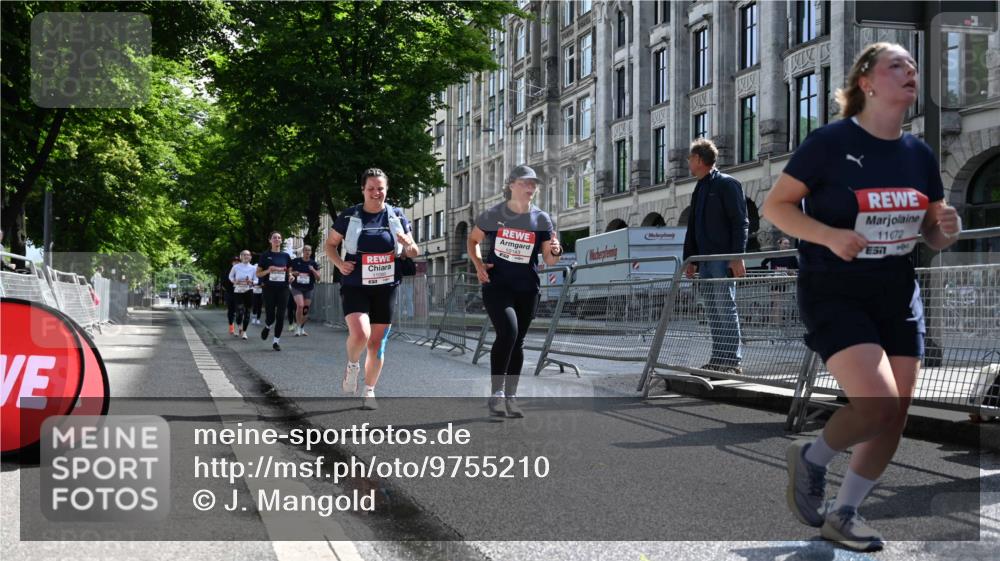 14.06.2026 - REWE Women's Run J. Mangold http://msf.ph/oto/9755210 14.06.2026 10:15:52 Ziel 10143, 10289, 11072, 11085 meine-sportfotos.de