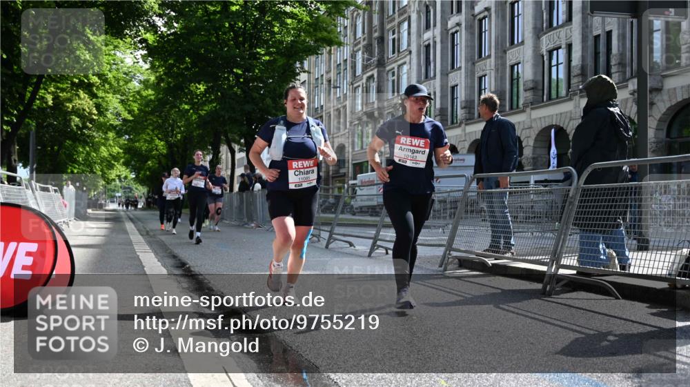 14.06.2026 - REWE Women's Run J. Mangold http://msf.ph/oto/9755219 14.06.2026 10:15:52 Ziel 10143, 10289, 11072, 11085 meine-sportfotos.de