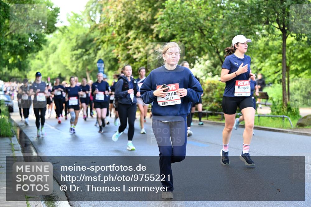 14.06.2026 - REWE Women's Run Dr. Thomas Lammeyer http://msf.ph/oto/9755221 14.06.2026 09:18:43 Laufen 10421, 7, 7 meine-sportfotos.de