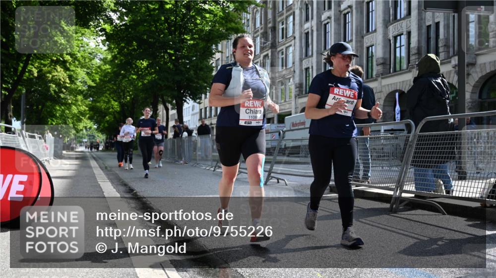 14.06.2026 - REWE Women's Run J. Mangold http://msf.ph/oto/9755226 14.06.2026 10:15:53 Ziel 10143, 10200, 10289, 11061, 11072, 11085 meine-sportfotos.de