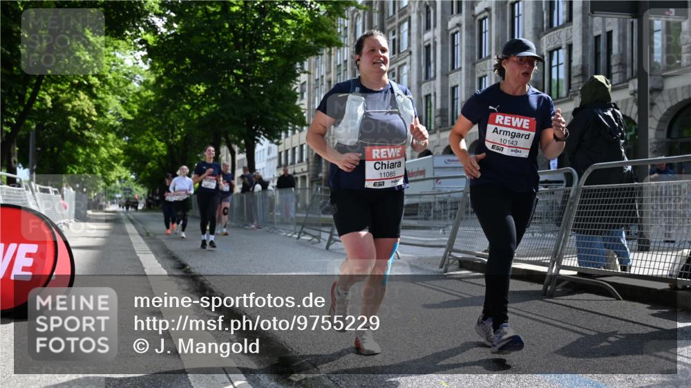 14.06.2026 - REWE Women's Run J. Mangold http://msf.ph/oto/9755229 14.06.2026 10:15:53 Ziel 10143, 10200, 10289, 11061, 11072, 11085 meine-sportfotos.de