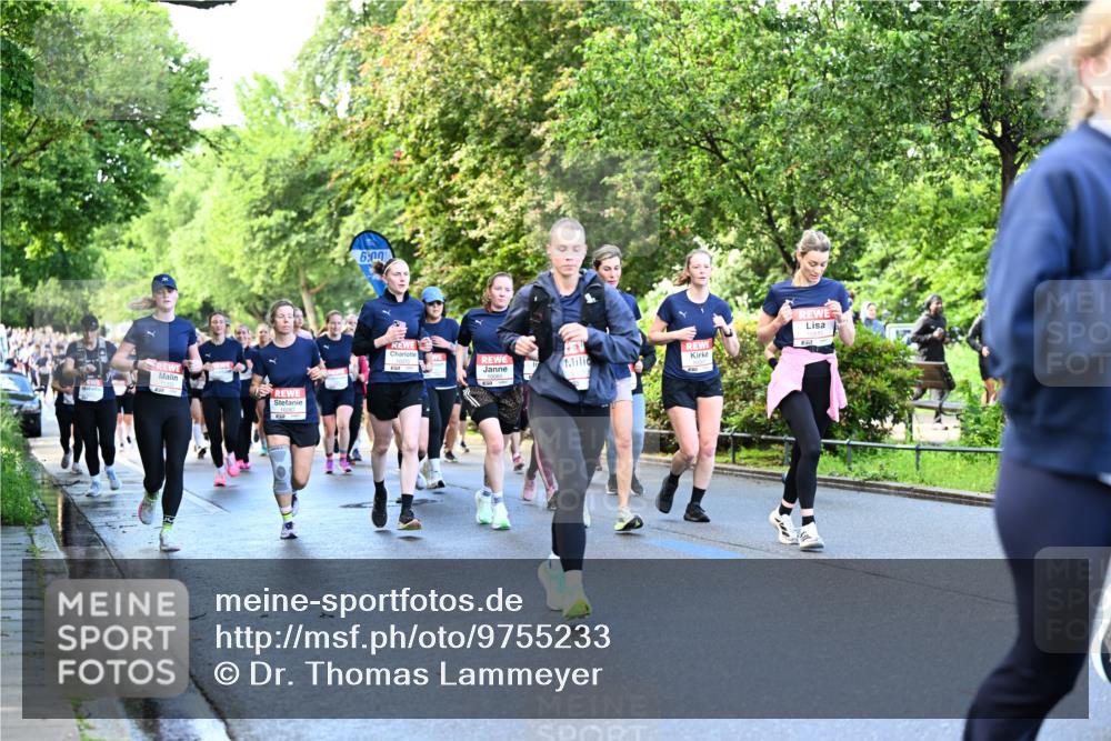 14.06.2026 - REWE Women's Run Dr. Thomas Lammeyer http://msf.ph/oto/9755233 14.06.2026 09:18:44 Laufen 6, 00, 10065 meine-sportfotos.de