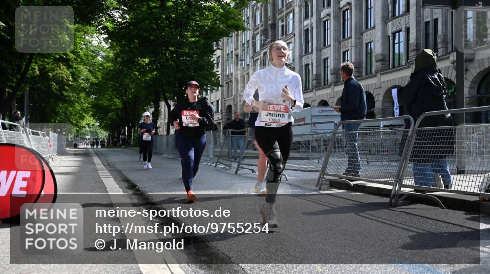 14.06.2026 - REWE Women's Run J. Mangold http://msf.ph/oto/9755254 14.06.2026 10:15:58 Ziel 10200, 10289, 10658, 11061, 11227, 11490 meine-sportfotos.de