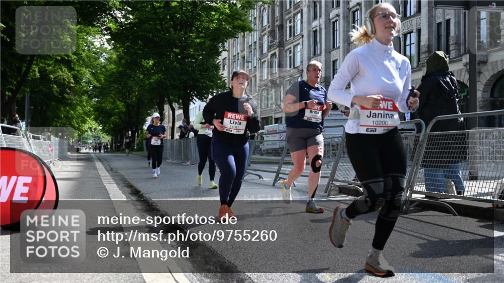 14.06.2026 - REWE Women's Run J. Mangold http://msf.ph/oto/9755260 14.06.2026 10:15:58 Ziel 10200, 10289, 10658, 11061, 11227, 11490 meine-sportfotos.de