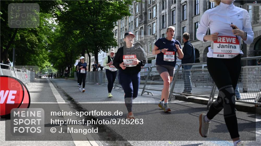 14.06.2026 - REWE Women's Run J. Mangold http://msf.ph/oto/9755263 14.06.2026 10:15:59 Ziel 10200, 10289, 10658, 11061, 11227, 11490 meine-sportfotos.de