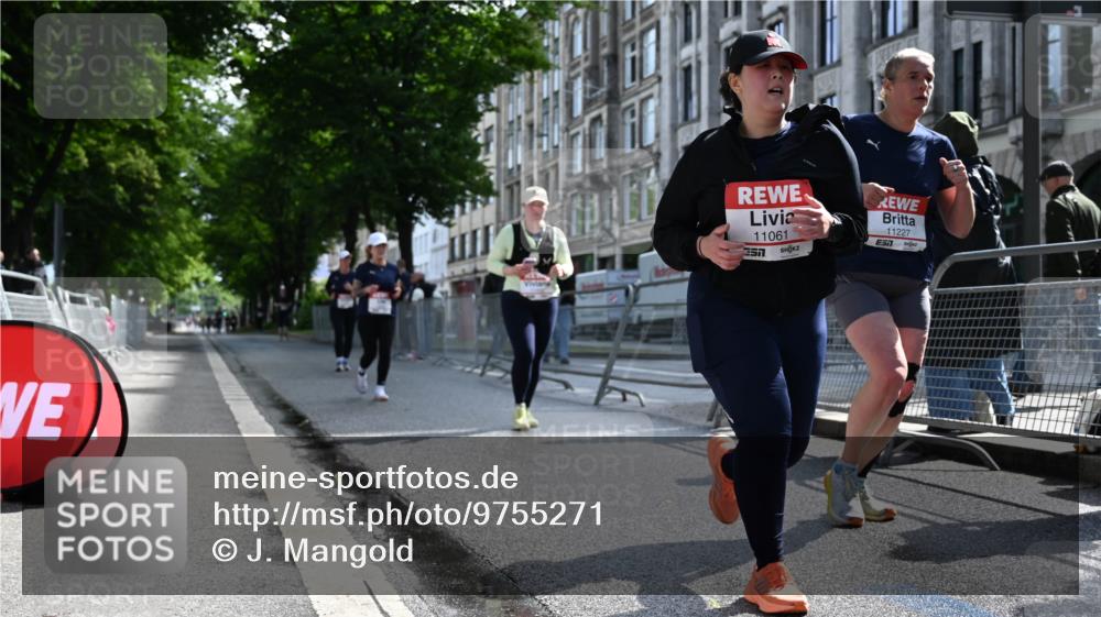 14.06.2026 - REWE Women's Run J. Mangold http://msf.ph/oto/9755271 14.06.2026 10:15:59 Ziel 10200, 10289, 10658, 11061, 11227, 11490 meine-sportfotos.de