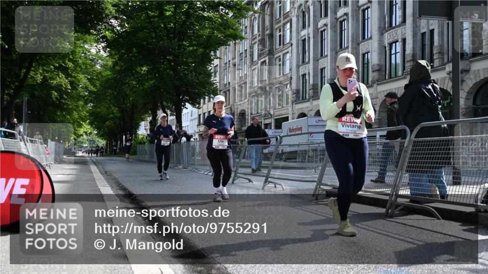 14.06.2026 - REWE Women's Run J. Mangold http://msf.ph/oto/9755291 14.06.2026 10:16:01 Ziel 10200, 10289, 10658, 11061, 11222, 11227, 11490 meine-sportfotos.de