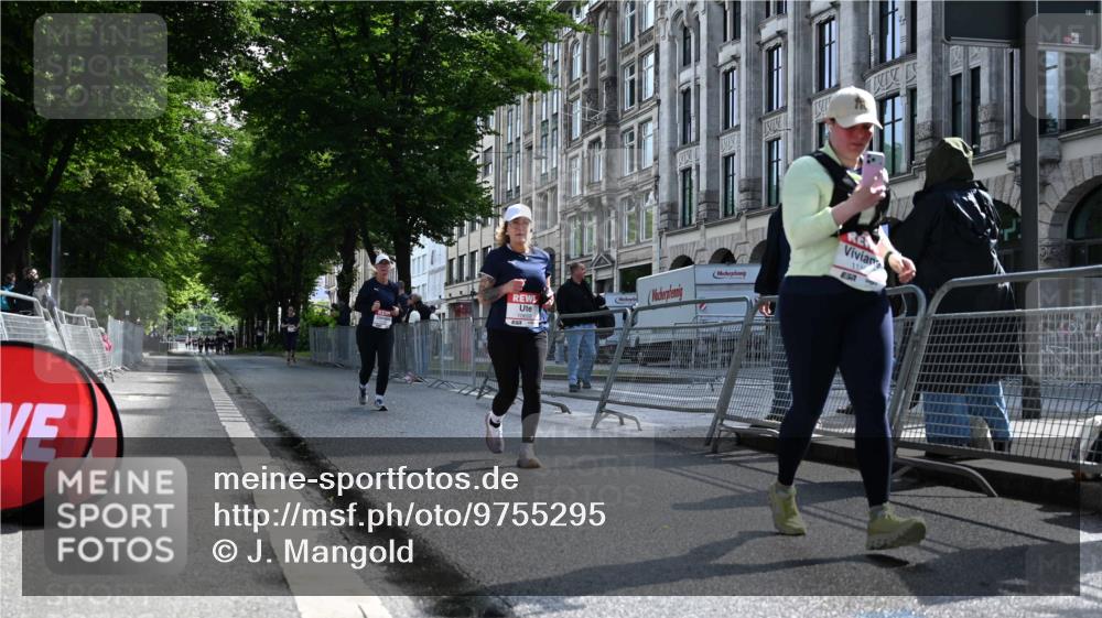 14.06.2026 - REWE Women's Run J. Mangold http://msf.ph/oto/9755295 14.06.2026 10:16:01 Ziel 10200, 10289, 10658, 11061, 11222, 11227, 11490 meine-sportfotos.de