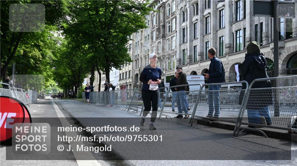 14.06.2026 - REWE Women's Run J. Mangold http://msf.ph/oto/9755301 14.06.2026 10:16:04 Ziel 10658, 11222, 11227, 11490 meine-sportfotos.de