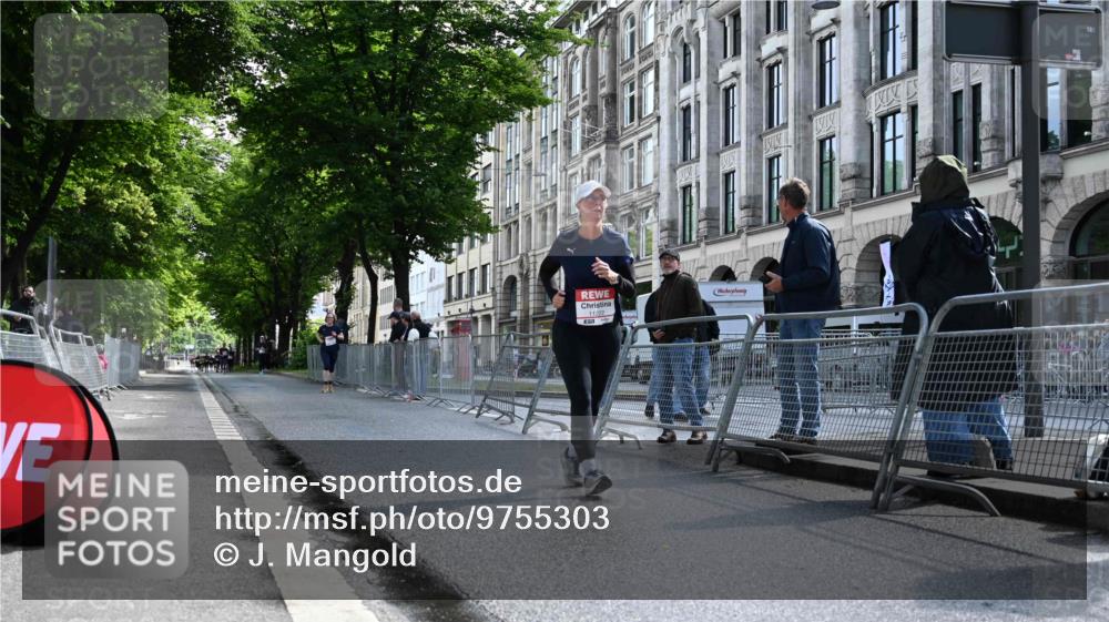 14.06.2026 - REWE Women's Run J. Mangold http://msf.ph/oto/9755303 14.06.2026 10:16:04 Ziel 10658, 11222, 11227, 11490 meine-sportfotos.de