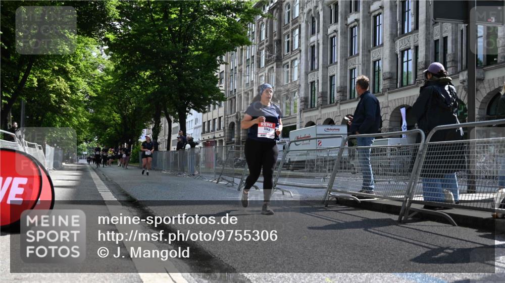 14.06.2026 - REWE Women's Run J. Mangold http://msf.ph/oto/9755306 14.06.2026 10:16:39 Ziel 11299 meine-sportfotos.de