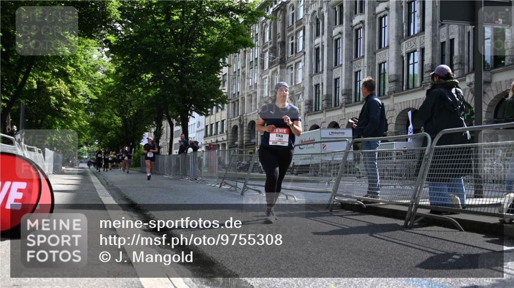 14.06.2026 - REWE Women's Run J. Mangold http://msf.ph/oto/9755308 14.06.2026 10:16:39 Ziel 11299 meine-sportfotos.de