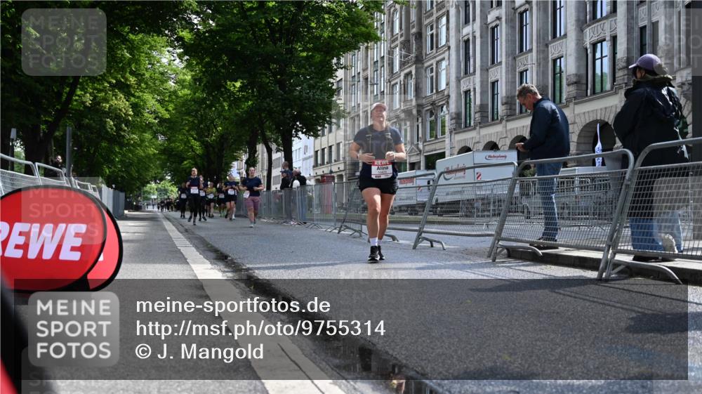 14.06.2026 - REWE Women's Run J. Mangold http://msf.ph/oto/9755314 14.06.2026 10:16:46 Ziel 10829 meine-sportfotos.de