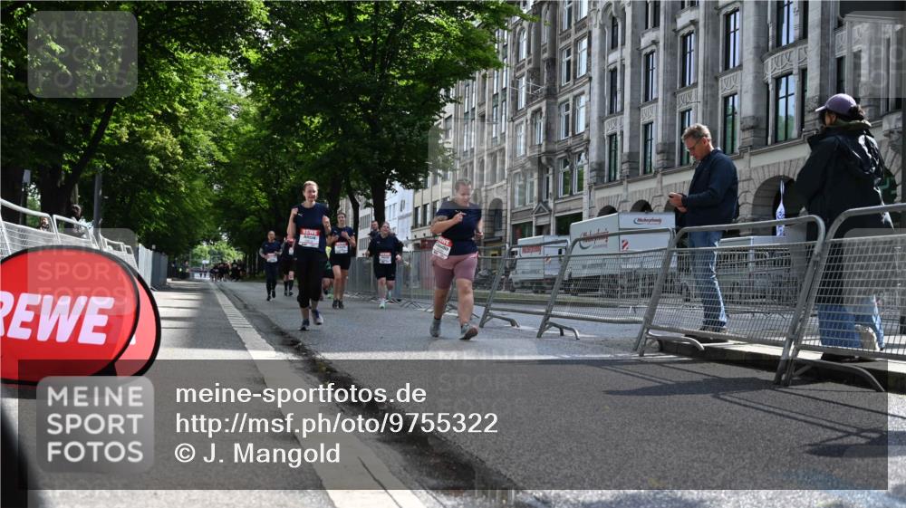 14.06.2026 - REWE Women's Run J. Mangold http://msf.ph/oto/9755322 14.06.2026 10:16:51 Ziel 10035, 10216, 10829, 10957, 10990, 11226 meine-sportfotos.de