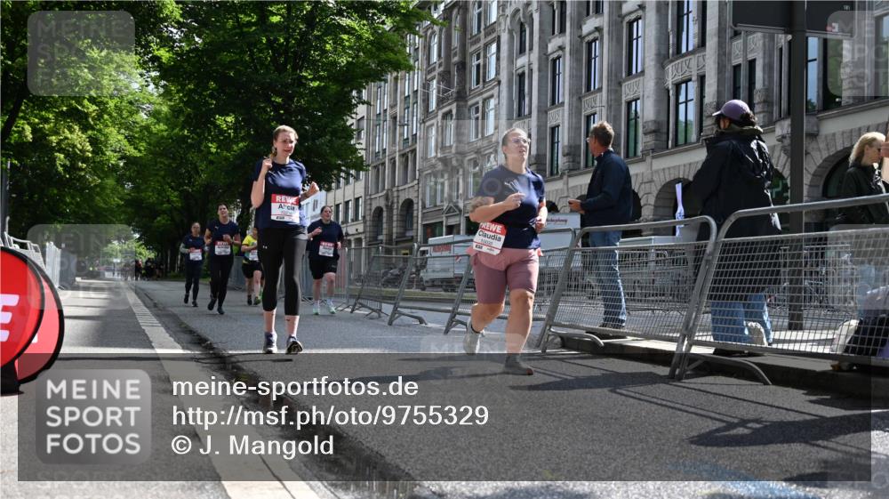 14.06.2026 - REWE Women's Run J. Mangold http://msf.ph/oto/9755329 14.06.2026 10:16:52 Ziel 10035, 10216, 10829, 10957, 10990, 11000, 11226, 11400 meine-sportfotos.de