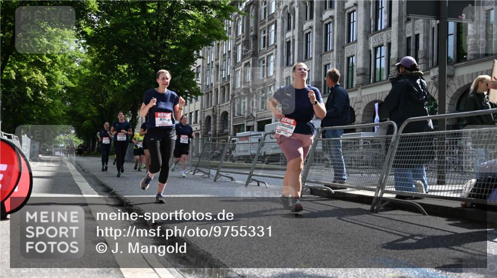 14.06.2026 - REWE Women's Run J. Mangold http://msf.ph/oto/9755331 14.06.2026 10:16:52 Ziel 10035, 10216, 10829, 10957, 10990, 11000, 11226, 11400 meine-sportfotos.de