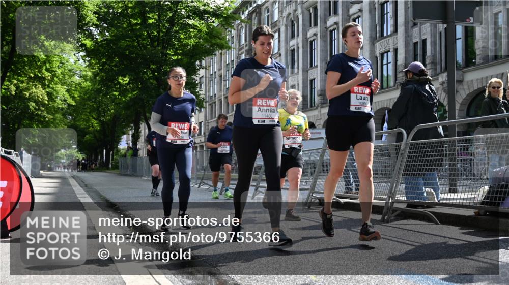 14.06.2026 - REWE Women's Run J. Mangold http://msf.ph/oto/9755366 14.06.2026 10:16:57 Ziel 10035, 10216, 10863, 10957, 10990, 11000, 11088, 11226, 11400 meine-sportfotos.de