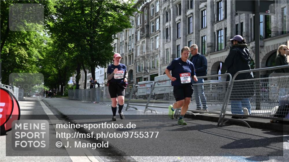 14.06.2026 - REWE Women's Run J. Mangold http://msf.ph/oto/9755377 14.06.2026 10:16:59 Ziel 10863, 10957, 10990, 11000, 11088, 11226, 11400 meine-sportfotos.de