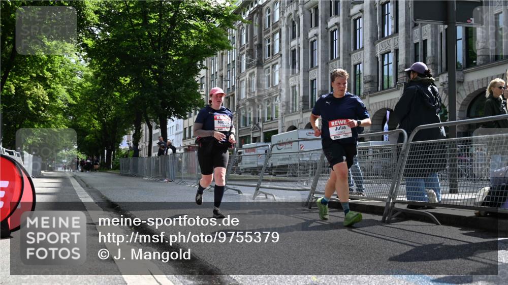 14.06.2026 - REWE Women's Run J. Mangold http://msf.ph/oto/9755379 14.06.2026 10:16:59 Ziel 10863, 10957, 10990, 11000, 11088, 11226, 11400 meine-sportfotos.de