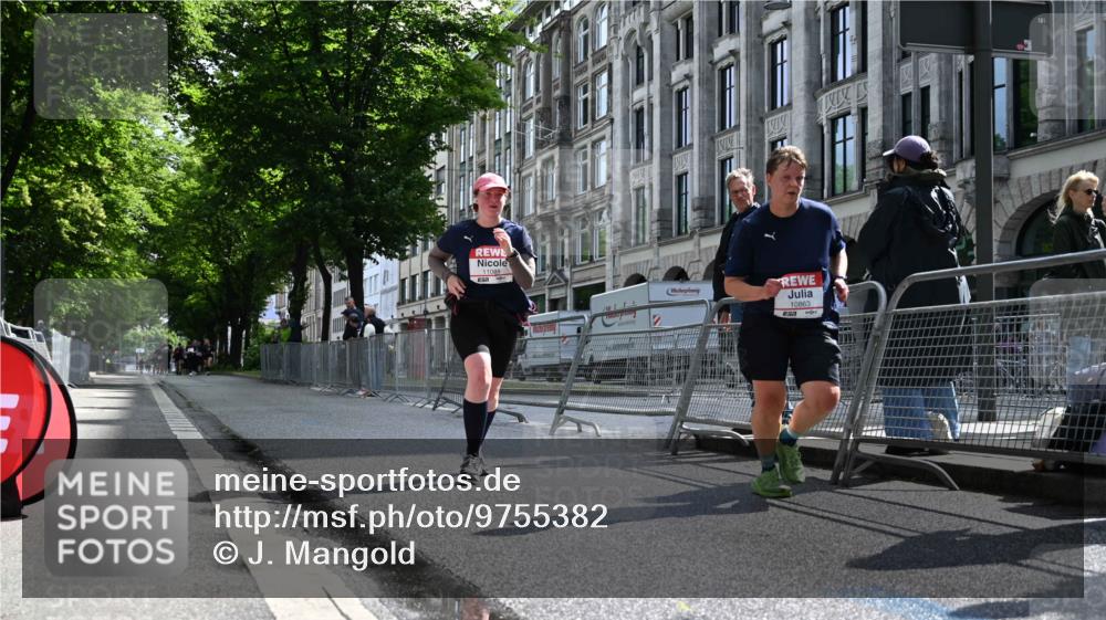 14.06.2026 - REWE Women's Run J. Mangold http://msf.ph/oto/9755382 14.06.2026 10:16:59 Ziel 10863, 10957, 10990, 11000, 11088, 11226, 11400 meine-sportfotos.de