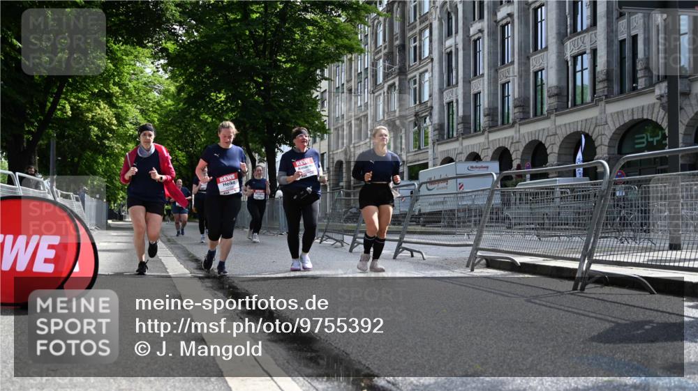 14.06.2026 - REWE Women's Run J. Mangold http://msf.ph/oto/9755392 14.06.2026 10:17:22 Ziel 10270, 10316, 10615, 10877 meine-sportfotos.de