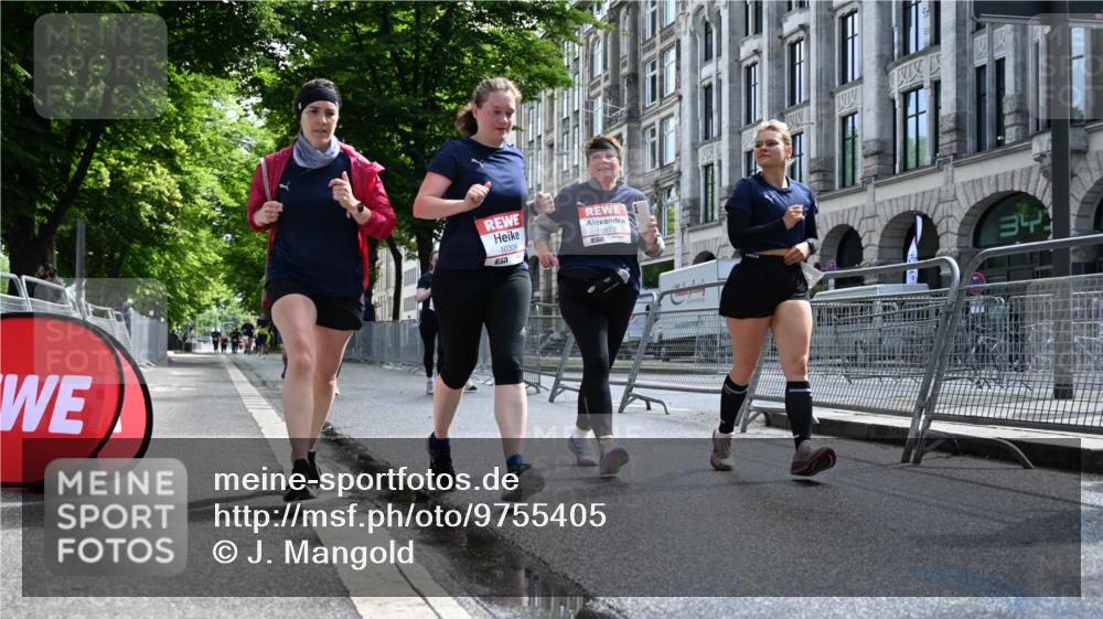 14.06.2026 - REWE Women's Run J. Mangold http://msf.ph/oto/9755405 14.06.2026 10:17:23 Ziel 10270, 10316, 10615, 10797, 10807, 10877 meine-sportfotos.de
