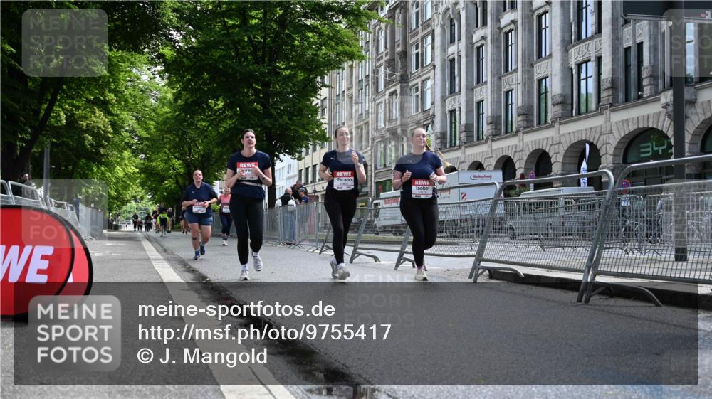 14.06.2026 - REWE Women's Run J. Mangold http://msf.ph/oto/9755417 14.06.2026 10:17:26 Ziel 10270, 10316, 10615, 10797, 10807, 10877, 10941 meine-sportfotos.de