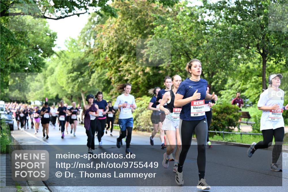 14.06.2026 - REWE Women's Run Dr. Thomas Lammeyer http://msf.ph/oto/9755449 14.06.2026 09:18:59 Laufen 10454, 7, 1149, 10937, 7 meine-sportfotos.de