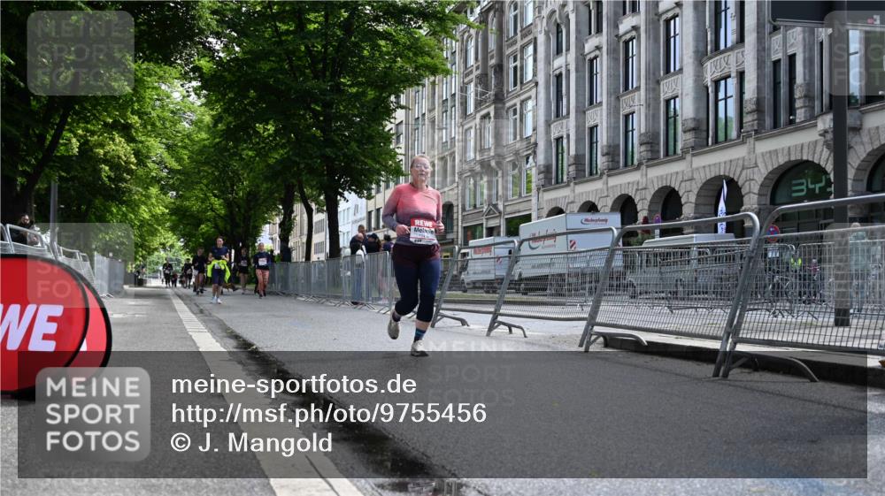 14.06.2026 - REWE Women's Run J. Mangold http://msf.ph/oto/9755456 14.06.2026 10:17:33 Ziel 10456, 10797, 10807, 10941 meine-sportfotos.de