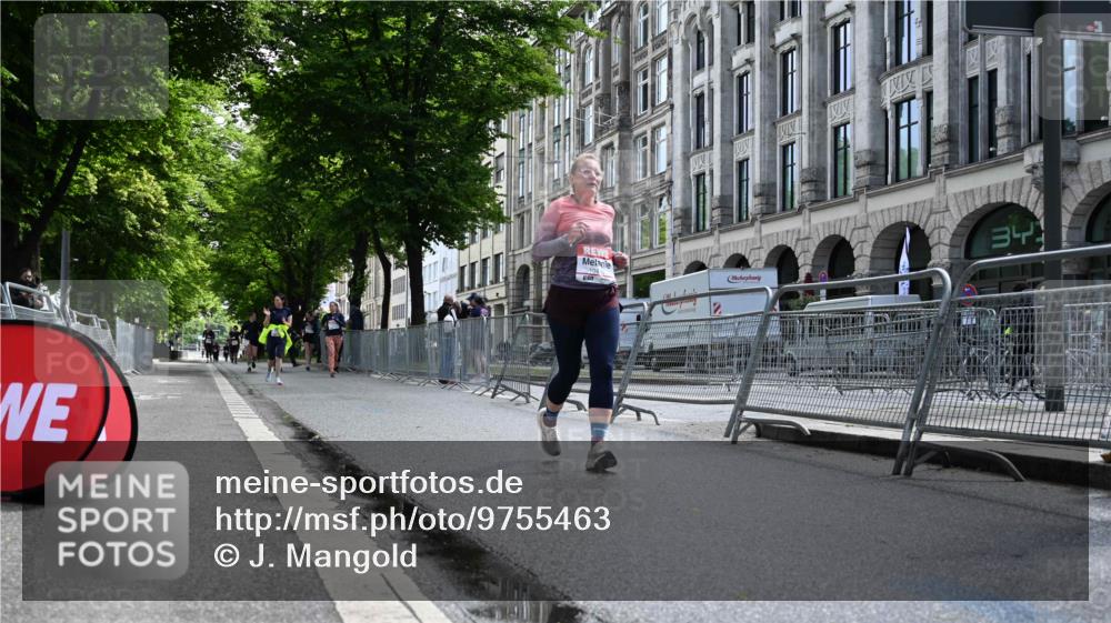14.06.2026 - REWE Women's Run J. Mangold http://msf.ph/oto/9755463 14.06.2026 10:17:34 Ziel 10456, 10941 meine-sportfotos.de