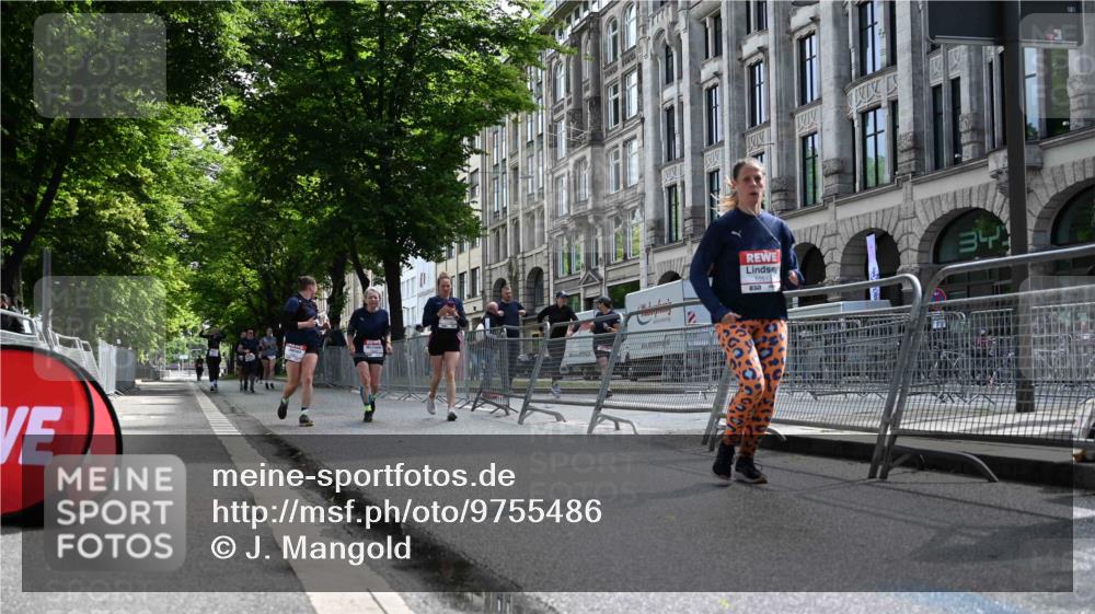 14.06.2026 - REWE Women's Run J. Mangold http://msf.ph/oto/9755486 14.06.2026 10:17:44 Ziel 10157, 10515, 10865, 10866, 11189, 11449 meine-sportfotos.de