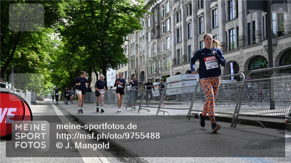 14.06.2026 - REWE Women's Run J. Mangold http://msf.ph/oto/9755488 14.06.2026 10:17:44 Ziel 10157, 10515, 10865, 10866, 11189, 11449 meine-sportfotos.de