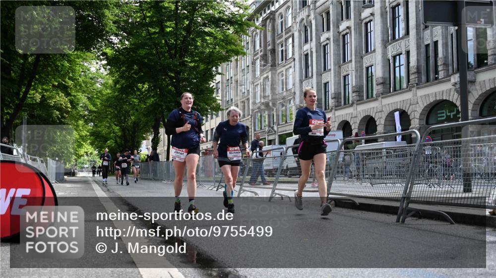 14.06.2026 - REWE Women's Run J. Mangold http://msf.ph/oto/9755499 14.06.2026 10:17:47 Ziel 10157, 10515, 10865, 10866, 11189, 11449 meine-sportfotos.de