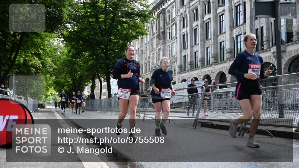 14.06.2026 - REWE Women's Run J. Mangold http://msf.ph/oto/9755508 14.06.2026 10:17:48 Ziel 10157, 10515, 10865, 10866, 11449 meine-sportfotos.de