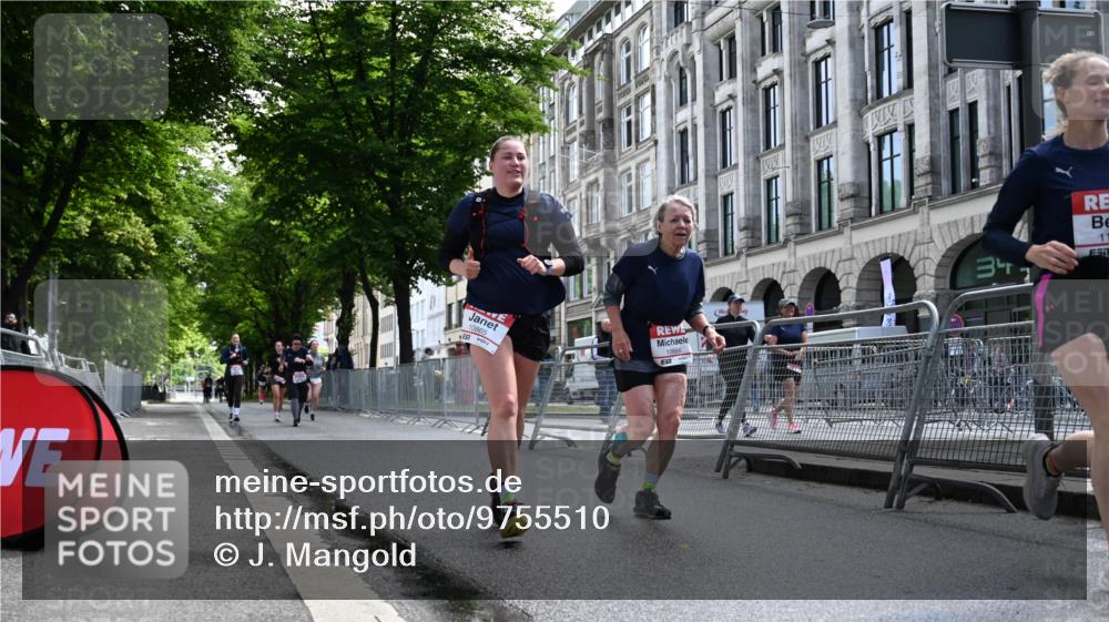 14.06.2026 - REWE Women's Run J. Mangold http://msf.ph/oto/9755510 14.06.2026 10:17:48 Ziel 10157, 10515, 10865, 10866, 11449 meine-sportfotos.de