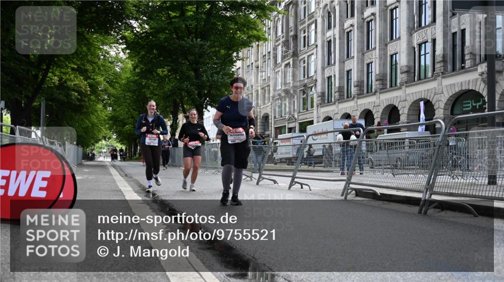 14.06.2026 - REWE Women's Run J. Mangold http://msf.ph/oto/9755521 14.06.2026 10:17:55 Ziel 10141, 10707, 10851, 11314 meine-sportfotos.de