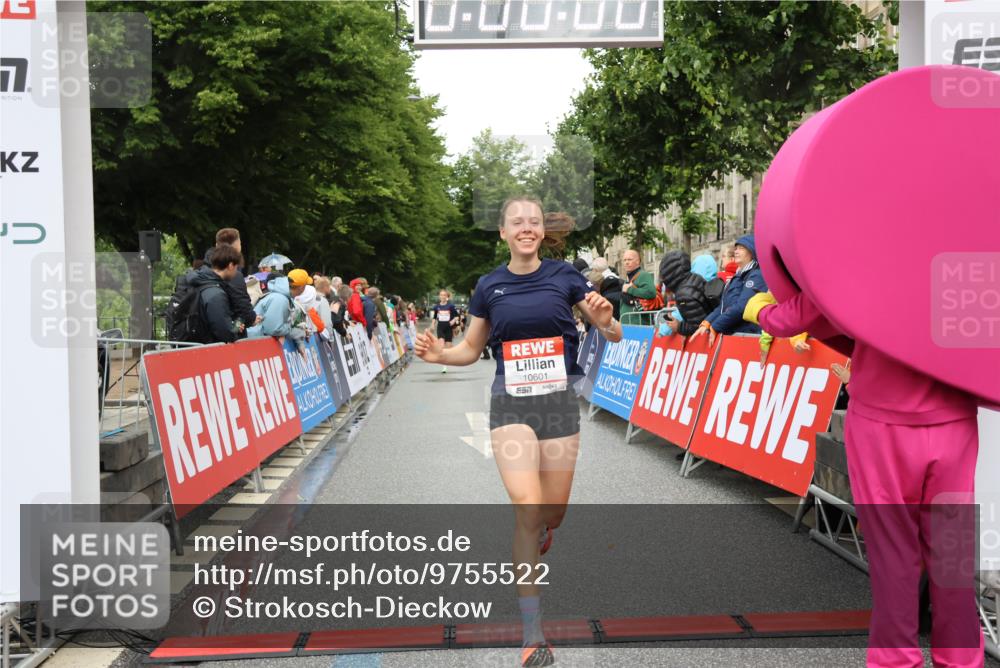14.06.2026 - REWE Women's Run Strokosch-Dieckow http://msf.ph/oto/9755522 14.06.2026 09:47:16 Ziel 10430, 10601 meine-sportfotos.de
