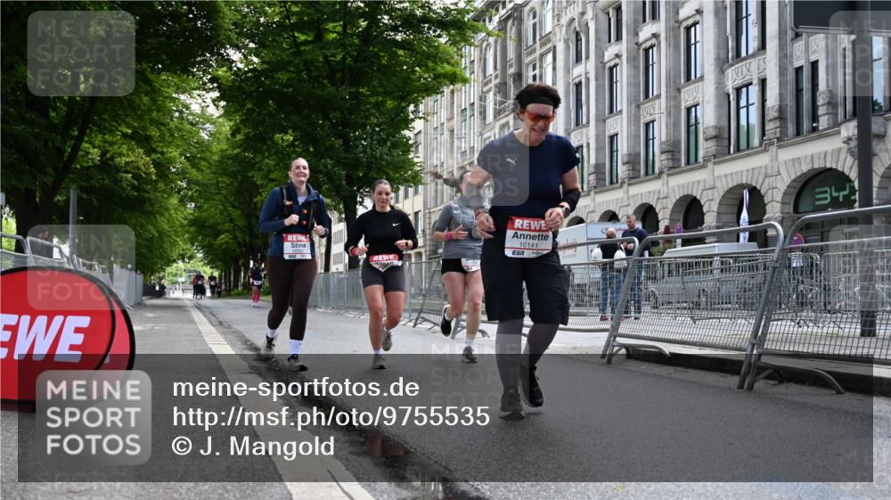 14.06.2026 - REWE Women's Run J. Mangold http://msf.ph/oto/9755535 14.06.2026 10:17:56 Ziel 10141, 10707, 10851, 11314 meine-sportfotos.de