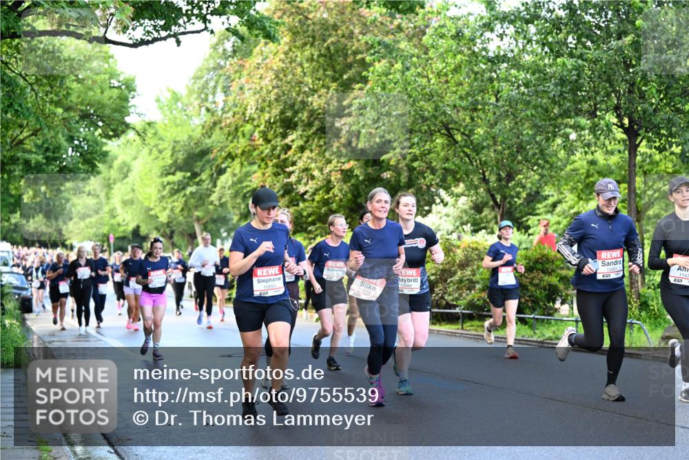 14.06.2026 - REWE Women's Run Dr. Thomas Lammeyer http://msf.ph/oto/9755539 14.06.2026 09:19:05 Laufen 10554, 11110, 10088, 10661, 57, 1147, 57 meine-sportfotos.de