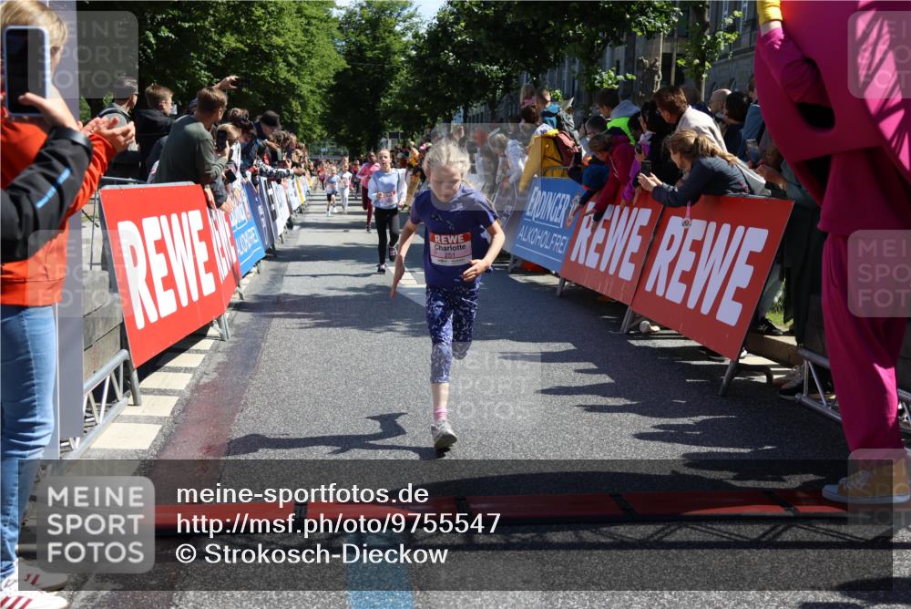 14.06.2026 - REWE Women's Run Strokosch-Dieckow http://msf.ph/oto/9755547 14.06.2026 11:37:01 Ziel 136, 168, 193, 251, 354, 359, 363, 367 meine-sportfotos.de