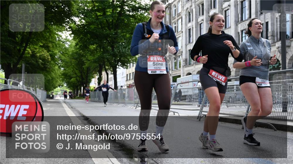 14.06.2026 - REWE Women's Run J. Mangold http://msf.ph/oto/9755554 14.06.2026 10:17:58 Ziel 10141, 10684, 10707, 10851, 11314 meine-sportfotos.de