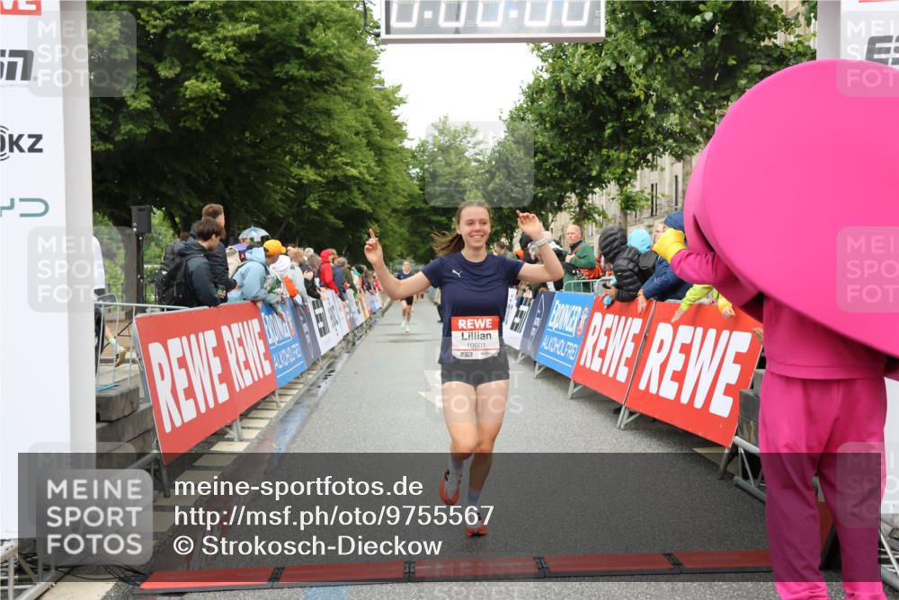 14.06.2026 - REWE Women's Run Strokosch-Dieckow http://msf.ph/oto/9755567 14.06.2026 09:47:16 Ziel 10430, 10601 meine-sportfotos.de