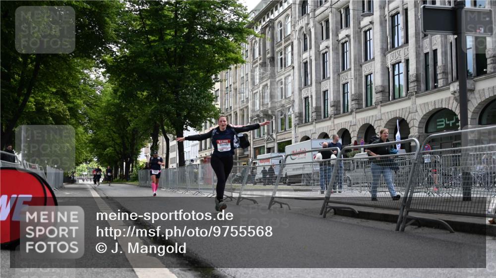 14.06.2026 - REWE Women's Run J. Mangold http://msf.ph/oto/9755568 14.06.2026 10:18:02 Ziel 10684, 10707, 10851, 11314 meine-sportfotos.de