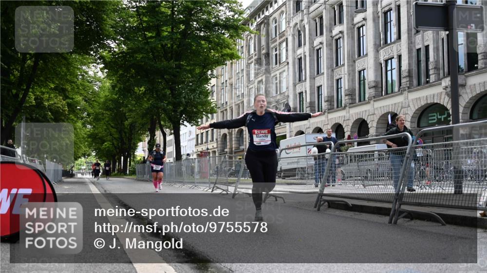 14.06.2026 - REWE Women's Run J. Mangold http://msf.ph/oto/9755578 14.06.2026 10:18:03 Ziel 10684, 10864 meine-sportfotos.de