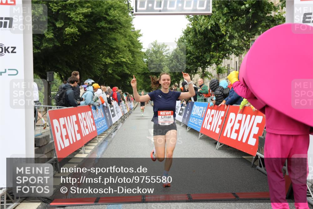 14.06.2026 - REWE Women's Run Strokosch-Dieckow http://msf.ph/oto/9755580 14.06.2026 09:47:15 Ziel 10430, 10601 meine-sportfotos.de