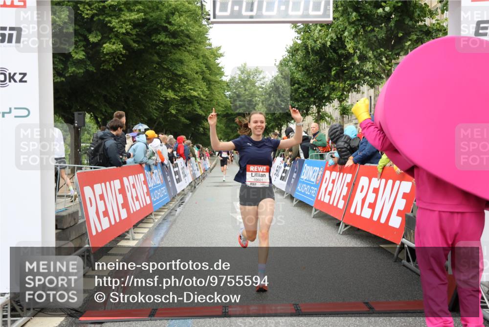 14.06.2026 - REWE Women's Run Strokosch-Dieckow http://msf.ph/oto/9755594 14.06.2026 09:47:15 Ziel 10430, 10601 meine-sportfotos.de
